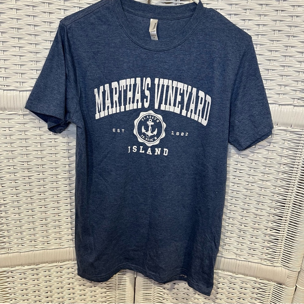 Martha’s Vineyard T shirt. NWOT M